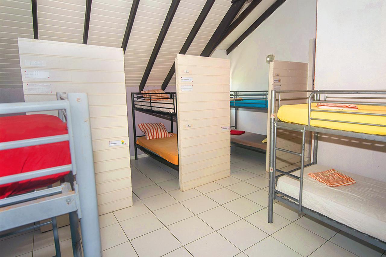 E.Gwada Hostel Le Gosier  Ngoại thất bức ảnh